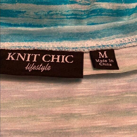 Knit Chic Lifestyle Medium Women’s Top. - Picture 6 of 6